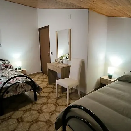 Dimora Castello 19 罗通达